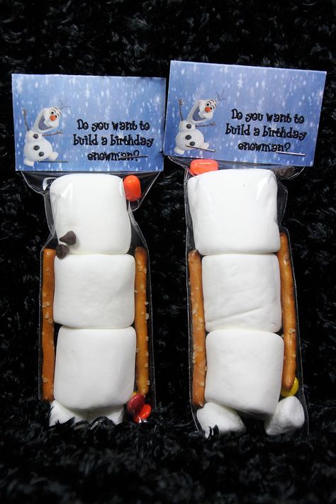 Olaf From Frozen, Frozen Snowman, Frozen Party Favors, Frozen Bday Party, Disney Frozen Birthday Party, Disney Frozen Birthday, Frozen Themed Birthday Party, Kids Christmas Party, Frozen Theme