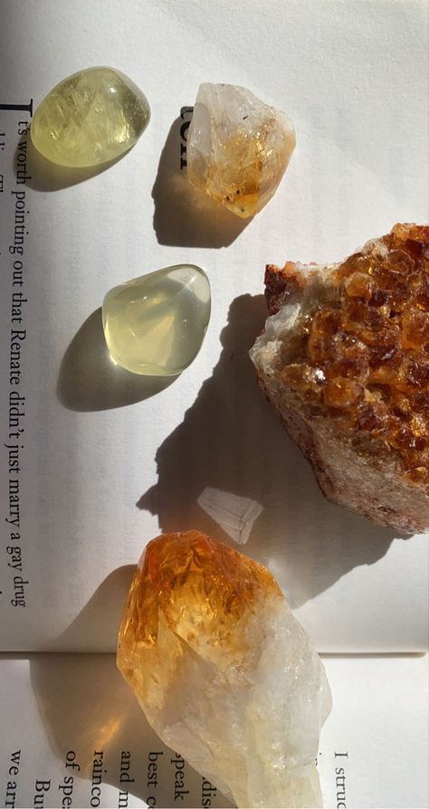 Gemstones Aesthetic, Crystals Book, Orange Citrine, Crystal Room, Crystal Vibes, Crystal Aesthetic, Orange Crystals, Pretty Rocks, Citrine Crystal