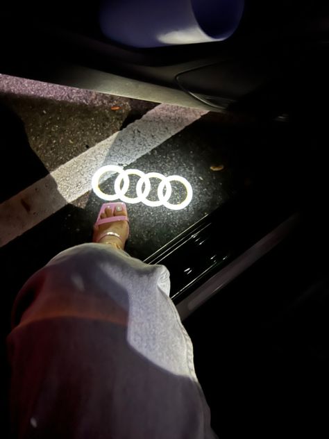 Audi Flowers, Audi Girl, Audi Convertible, New Audi Car, Audi Wheels, Audi Q4, Aviation Humor, Iphone Wallpaper Cat, Black Audi