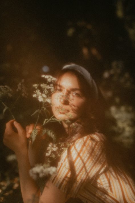 Ethereal Photography, Senior Photoshoot Poses, Fairytale Photoshoot, Celestial Objects, Flower Photoshoot, Spring Photoshoot, Ethereal Aesthetic, Nature Photoshoot, Dreamy Photography