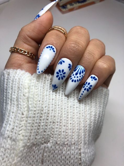 Blue Tile Nail Art, Mexican Inspired Nail Art, Blue Talavera Nails, Mexican Print Nails, Short Mexican Nails, Tequila Bottle Nails, Mexican Embroidery Nails, Mexican Acrylic Nails Design, Greek Themed Nails