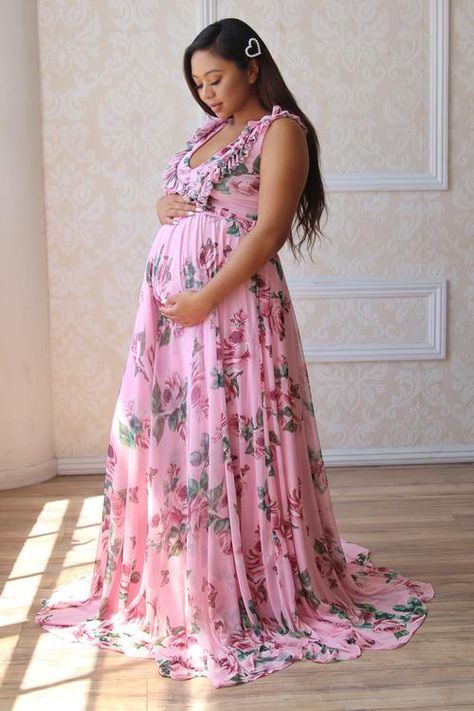 Plus Size Baby Shower Outfit, Pink Baby Shower Dress, Bump Photoshoot, Baby Shower Outfit Ideas, African Maternity, Pregnancy Slay, African Maternity Dresses, Maternity Capsule Wardrobe, Baby Shower Outfit For Guest