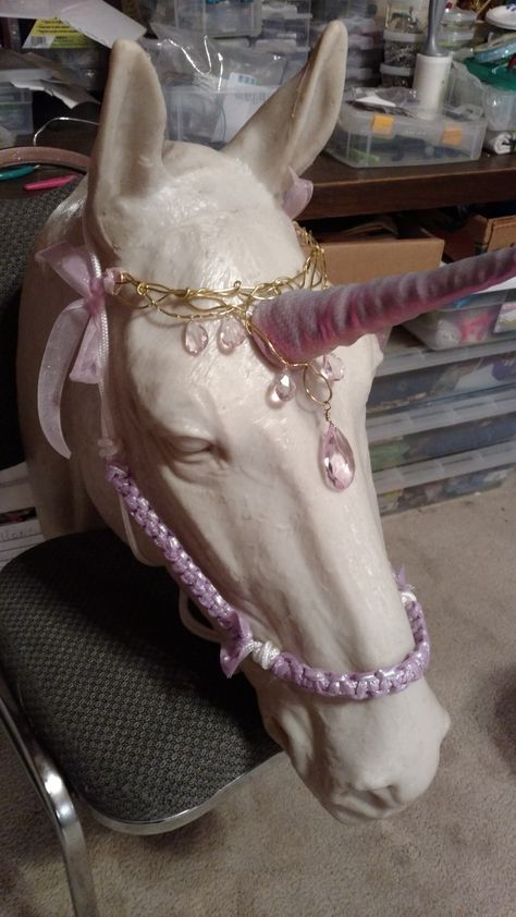 Unicorn Horn Decorating, Fairy Horse Costume, How To Make A Unicorn Horn For A Horse, Unicorn Costume For Horse, Unicorn Horse Costume, Unicorn Horn Diy, Diy Unicorn Horn, Unicorn Horn For Horse, Unicorn Aesthetic