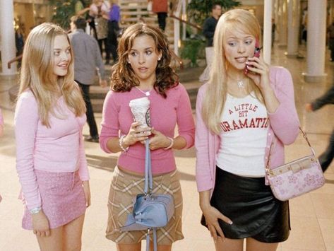 Mean Girls, Mean Girls 2004, Gretchen Wieners, Mean Girls Costume, Girls Y2k, Karen Smith, Regina George, Halloween Outfits, Scrunchies