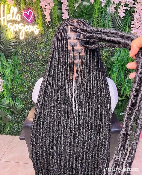 Soft Locs Smedium, Medium Size Soft Locs, Soft Locs With Highlights, Straight Soft Locs, Soft Locs Parting, False Locs, Soft Loca, Black Soft Locs, Medium Soft Locs