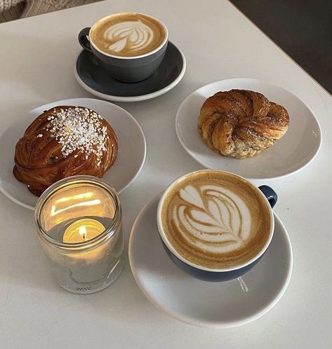 Breville Bambino, Coffee And Croissants, Best Espresso Machine, Coffee Obsession, Coffee Dates, Best Espresso, Coffee Breakfast, Aesthetic Coffee, Cinnamon Buns