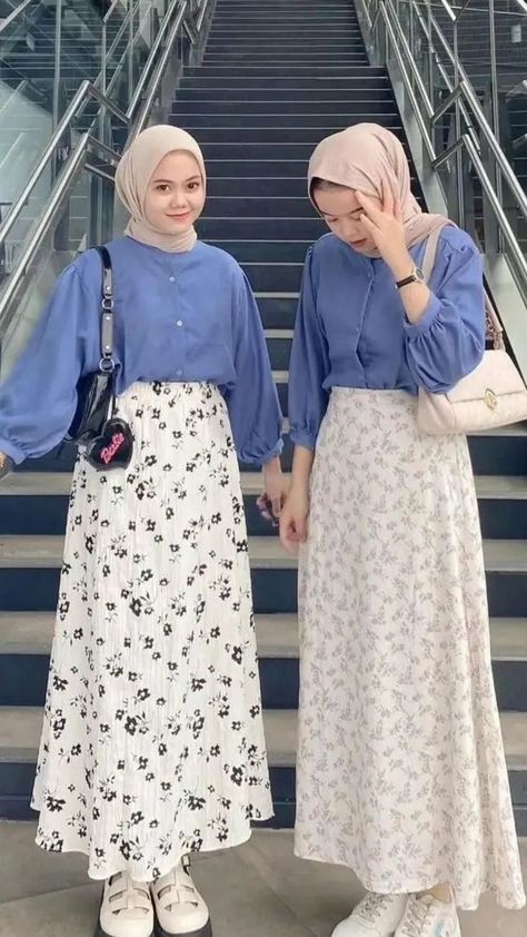 #hijabcantik #dress #hijabstyle #hijabsyari #fashionhijab #Event #outfithijab #hijabfab #styleoftheday #hijabiblogger #Discount #bhfyp Hijab Casual Outfit, Outfit Kampus, Casual Oufits, Ootd Hijab Casual, Casual Chic Outfits, Casual Outfit Inspiration, Ootd Dress, Casual Hijab Outfit, Hijabi Outfits