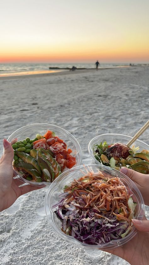 Hawaii Poke Bowl, Poke Bowl Hawaii, Poke Bowl Restaurant, Poke Restaurant, Vegan Salmon, Hawaiian Poke Bowl, Hawaiian Honeymoon, Bowl Lunch, Grad Trip