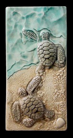 Turtle relief tile Ceramica Artistica Ideas, Ceramic Tile Art, Baby Sea Turtle, Sculptures Céramiques, Turtle Art, Ocean Jewelry, Relief Sculpture, Clay Tiles, Tile Wall