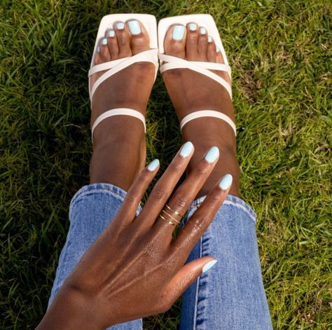 Opi Pedicure Colors, Beach Mani Pedi, Beach Toe Nail Colors, Cruise Pedicure, Pink Mani Pedi, Mani And Pedi Ideas, Toe Nail Colours, Summer Mani Pedi, Best Pedicure Colors