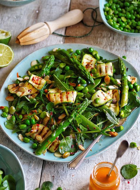 Vegan Asparagus Recipes, Grilled Asparagus Recipes, Super Greens, Best Vegan Recipes, Vegan Salad, Asparagus Recipe, Watercress, New Dimension, Green Salad