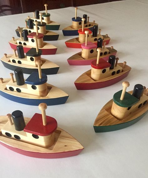 Toy Boats Diy How To Make, Scroll Saw Toys, Diy Wooden Toys, Small Wooden Projects, Wood Toys Diy, Wood Kids Toys, Wooden Toys Design, Wooden Toy Trucks, Toy Boats