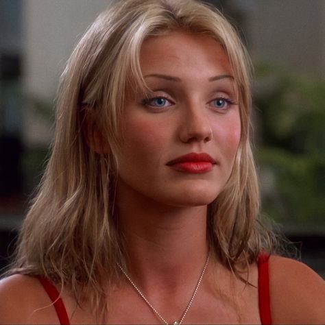 Cameron Diaz The Mask, The Mask 1994, Cameron Diaz Hair, Smink Inspiration, 90s Hairstyles, Cameron Diaz, Halloween 2024, Elegantes Outfit, Mein Style