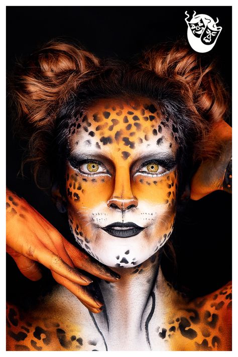 🐆 Embrace your wild side this summer with our stunning Cheetah-inspired body paint look! 🌞🌴 Get ready to unleash your inner feline with our bold and vibrant body paint in shades of black and gold. 🖤✨ Create a fierce and captivating look that will turn heads wherever you go. 🐾 🎨Anna Chapovalov Trendy Art Ideas, Painting Makeup, Body Painting Festival, Makeup Creative, Trendy Art, Awesome Art, She Likes, Creative Makeup, Shades Of Black