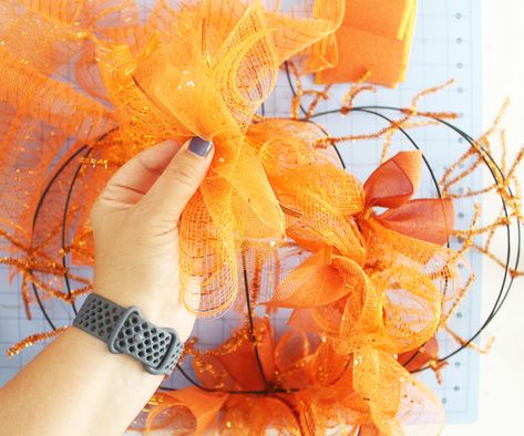 Pumpkin Wreaths For Front Door Deco Mesh, Pumpkin Mesh Wreath Tutorial, Tulle Pumpkin Wreath, Deco Mesh Pumpkin Wreaths Diy, Pumpkin Wreath With Ribbon, Pumpkin Wreath Diy Mesh Ribbon, How To Make A Halloween Wreath Diy, Wire Frame Pumpkin Wreath, Half Pumpkin Wire Wreath