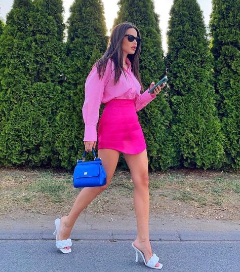 Ropa Color Neon, Pink Skirt Outfits, Looks Adidas, Satin Mini Skirt, Outfit Zara, Color Blocking Outfits, Kleidung Diy, Zara Skirts, Outfits Verano