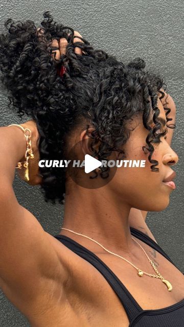 TIA TAMARA | 🧚🏽✨🪩💗 on Instagram: "the wash day routine that currently has a 100% success rate 💞➰✨ curly girlsss: add these products to your cart immediately. Linked all products in one place in my bio. 🫶🏽

#curlyhair #curlyhairroutine #curlyhairstyles #curlygirl #naturalhair #blackcontentcreator #atlinfluencers #washdayroutine #beautytips #hairgrowthtips #curlybeauties #curlyhairproducts #forthegirls" How To Style Really Curly Hair, Curly Hair Professional Looks, Curly Wash Day Routine, Curly Hair Hairstyles Black Women, Curly Hair Routine Black Women, Head Band Curly Hair Styles, Gym Curly Hairstyles, Curly Hair Tied Back, Curly Hair Accessories Ideas