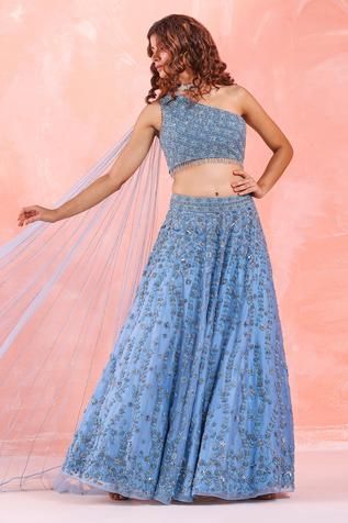 One Shoulder Blouse Lehenga, Off Shoulder Blouse Lehenga, Pastel Blue Lehenga, Lehnga Photoshoot Poses, One Shoulder Lehenga, Reka Bentuk Blaus, Light Blue Lehenga, One Sleeve Blouse, Indian Crop Tops