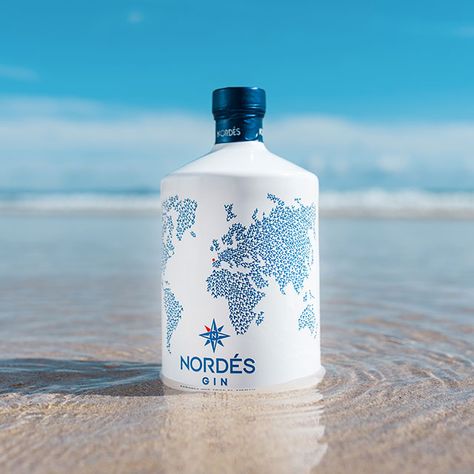 Premium gin. Atlantic Galician Gin | Nordés Gin Zinfandel Wine, Pinot Blanc, Premium Gin, Best Gin, Wine Event, Red And White Roses, Rose Champagne, Wine Case, Pinot Gris