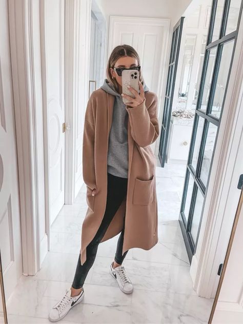 Camel Coat Outfit Winter Style, Tan Coat Outfit, Outfit Ideas Winter Casual, Coatigan Outfit, Oversized Coat Outfit, Long Jacket Outfit, Trench Coat Outfit Winter, Peacoat Outfit, Wool Coat Outfit