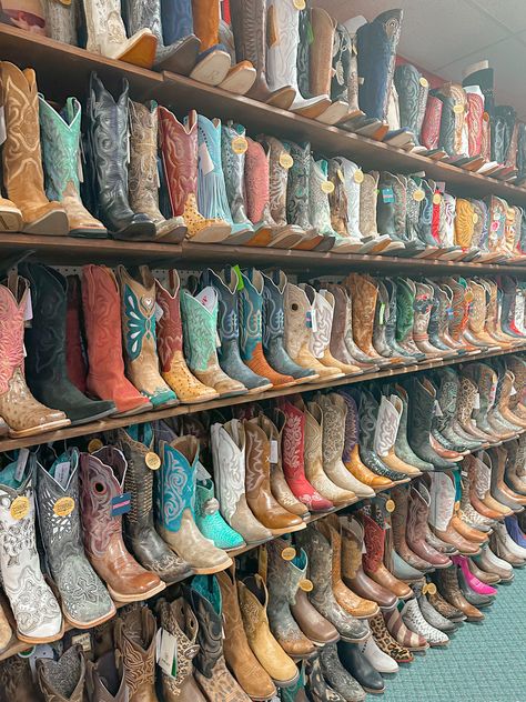 Southern Clothing, Cowgirl Boots Styled, Boots Cowgirl, Boot Collection, Southern America, Cowgirl Boot Aesthetic, Country Boots Aesthetic, Aesthetic Cowboy Boots, Texas Cowgirl