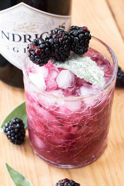 Blackberry Sage Gin Smash with Candied Sage Leaves | cakenknife.com Bramble Recipe, Blackberry Cocktail, Bramble Cocktail, Best Mixed Drinks, Blueberry Juice, Mixed Drinks Alcohol, Cocktail Recipes Easy, Tequila Sunrise, Exotic Food