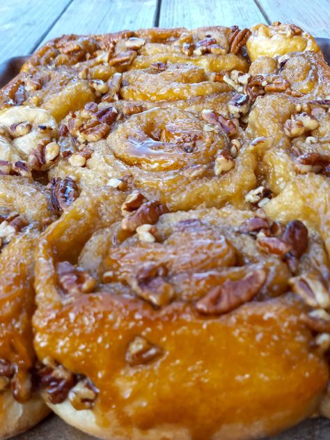 Amish Donuts Recipe Pennsylvania Dutch, Amish Dessert Recipes, Amish Sticky Buns Recipe, Amish Sticky Buns, Cinnabuns Recipe, Amish Donuts Recipe, Amish Cinnamon Rolls, Amish Desserts, Best Amish Recipes