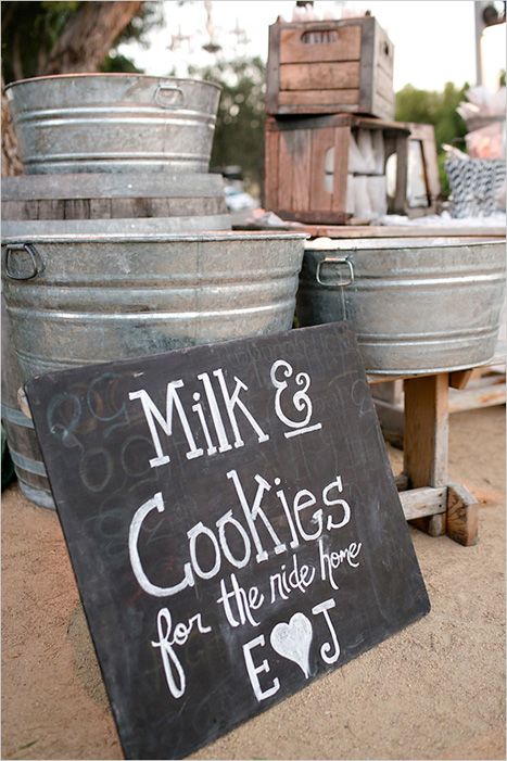 milk and cookie bar Cookies At Wedding, Galvanized Buckets Wedding, Midnight Snack Wedding, Romantic Vineyard Wedding, Wedding Ceremony Readings, Midnight Snack, Milk And Cookies, Milk Cookies, Milk N Cookies