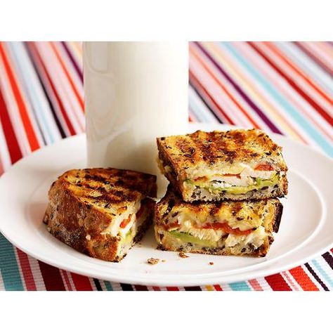 Chicken, avocado and camembert jaffle recipe | FOOD TO LOVE Ham And Cheese Toastie, Toasted Sandwich Recipes, Cheese Toasties, Toasted Sandwich, Poppy Cake, Grilled Sandwiches, Homemade Flatbread, Food Van, Toast Sandwich