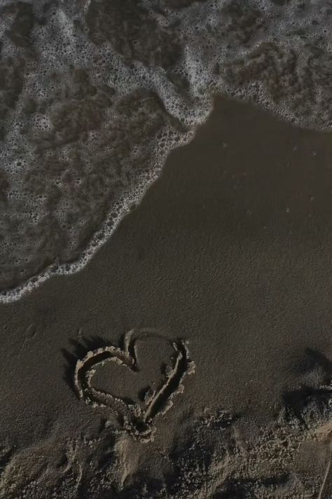 Night Beach Snap, Beach At Night Aesthetic, Night Beach Aesthetic, Night Beach Pics, Serenity Aesthetic, Photo Tiktok, Best Frind, Happy 23rd Birthday, Cute Nose Piercings