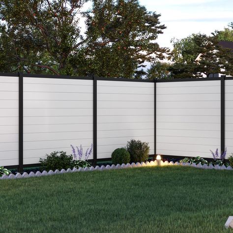 Black Vinyl Fence Ideas, Mediterranean Fence Ideas, White And Black Fence, Modern White Fence Front Yard, White Wood Fence Backyard, White Backyard Fence, Modern Vinyl Fence, Horizontal Fence Panels, Horizontal Vinyl Fence