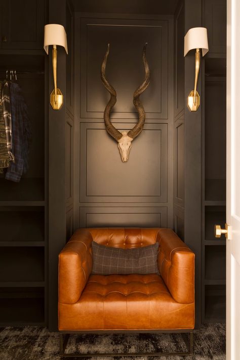 Zigarren Lounges, Lounge Room Ideas, Whiskey Lounge, Bourbon Room, Whiskey Room, Living Room Aesthetic, His Closet, Lounge Interiors, Office Library