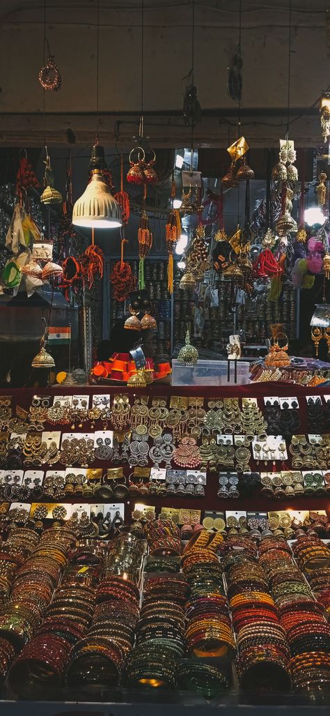 Market Aesthetic Indian, Diwali Market Aesthetic, Jhumka Market Aesthetic, Desi Market Aesthetic, Indian Shopping Aesthetic, Sarojini Market Aesthetic, Diwali Market Snap, Sarojini Nagar Market Aesthetic, South Delhi Aesthetic