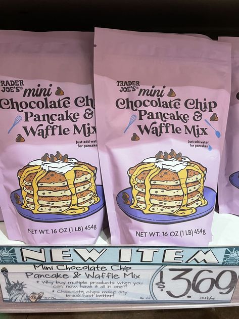 trader joe's pancake mix Chocolate Chip Pancake, Trader Joes Snacks, Pancakes For Dinner, Trader Joes Food, Peanut Butter Jar, Pumpkin Waffles, Chocolate Chip Pancakes, Homemade Pancakes, Waffle Mix