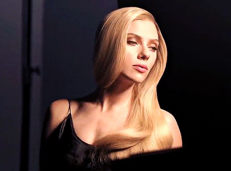 Scarlett Johansson Photoshoot, Scarlett Johansson Gif, Mcu Cast, Scarlett Witch, Female Actresses, Romanoff, Natasha Romanoff, I Love Girls, Scarlett Johansson