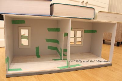 Kitty and Kat Miniatures: Houseworks Double Room Box - Making Progress And Additions Room Box Ideas, Small Cottage Ideas, Room Box Miniatures, Box Room, Dollhouse Diy, Make A Room, Miniature Rooms, Small Cottage, Miniatures Tutorials