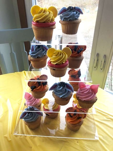 Birthday Winnie The Pooh, Winnie The Pooh Birthday Party, Pooh Birthday Party, Winnie The Pooh Party, Winnie The Pooh Cake, Winnie The Pooh Themes, Pooh Birthday, Baby Cupcake, Baby Shower Theme Decorations