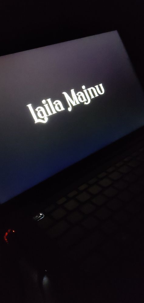 Netflix Night Snap Laptop, Leptop Story Snapchat Night, Laila Majnu Movie Snap, Aesthetic Good Night Snaps, Night Snaps Ideas, Laptop Snap Ideas, Laptop Snap Streak, Aesthetic Chill Photos, Laptop Snapchat Story