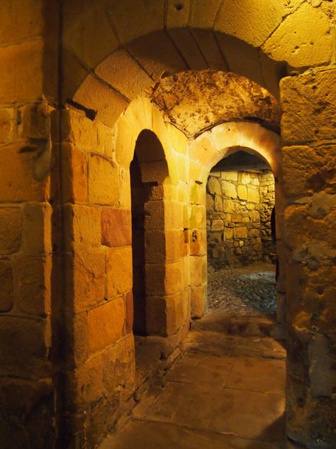 Norman arches leading down to the castle's dungeon - one of the oldest surviving parts of the castle Skipton Castle, Foto Scale, Medieval Dungeon, Castle Dungeon, Yorkshire Towns, Inside Castles, Norman Castle, Chateau Medieval, Castles Interior