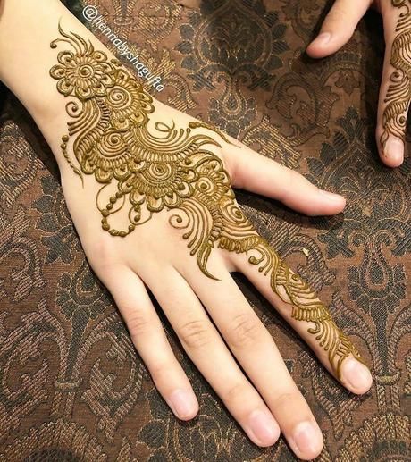 Arabic Mehndi Designs Back, Arabic Mehndi Designs Back Hand, Stylish Back Hand Mehndi, Mehndi Arabic, New Henna Designs, Palm Mehndi, Latest Arabic Mehndi Designs, Front Mehndi Design, Hand Mehndi Designs