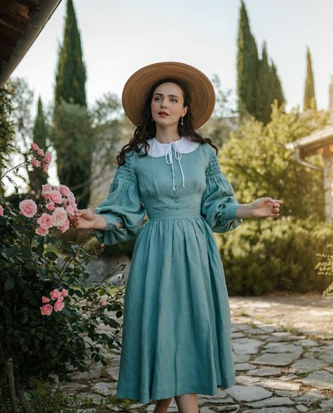 Cutesy Outfits, Biblical Femininity, Idda Van Munster, Prairie Dresses, Cottagecore Outfit, Timeless Outfits, Bright Fashion, Wardrobe Goals, Cottagecore Fashion