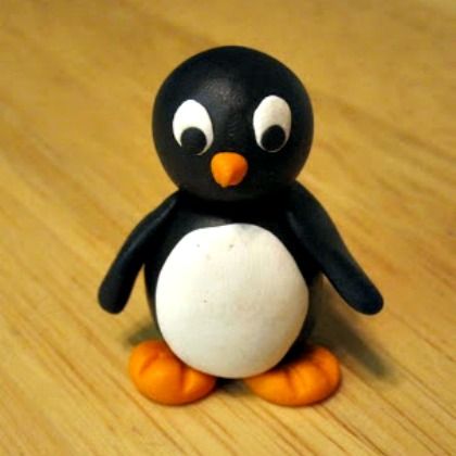 FRIENDLY PENGUIN Polymer Clay Penguin, Clay Penguin, Clay Art For Kids, Easy Clay Sculptures, Easy Polymer Clay, Maluchy Montessori, Clay Monsters, Clay Crafts For Kids, Clay Moulding