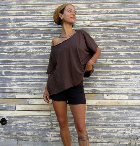 Hey, I found this really awesome Etsy listing at https://www.etsy.com/listing/126837912/organic-cropped-kaftan-shirt-light Boho Rock Outfit, Kaftan Shirt, Kaftan Design, Gaia Conceptions, Daily Fits, Hemp Fashion, Organic Clothes, Organic Clothing Women, Yoga Dress