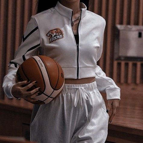 Basketball Girl, Woven Baskets, Functional Decor, A Basketball, Wire Baskets, Chris Evans, S N, Scarlett Johansson, Baskets