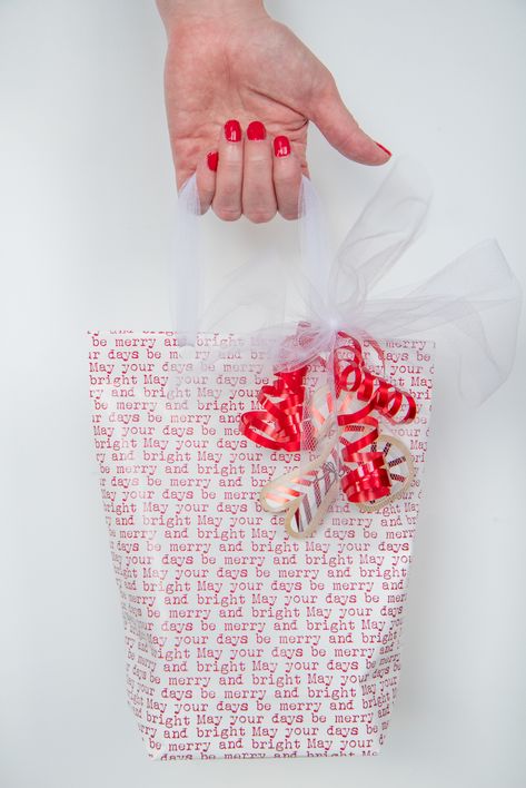 Gift Bag Out Of Wrapping Paper, Bag Out Of Wrapping Paper, Make A Gift Bag, Making A Bag, How To Make A Gift Bag, Gift Bags Diy, Large Gift Bags, Christmas Sugar Cookies, Bag Diy