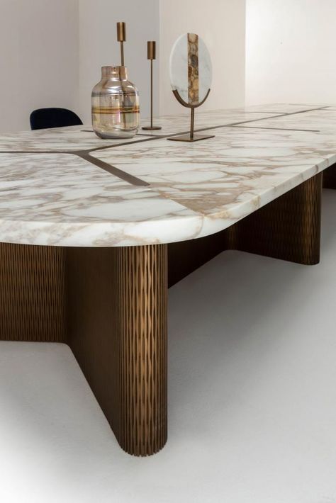 laurameroni infinity table, modular and customizable in marble and wood Laura Meroni, American Classic Interior, Infinity Table, Dining Table Ideas, Dining Room Furniture Design, Interior Design Dining, Luxury Dining Tables, Modular Table, Luxury Dining Table