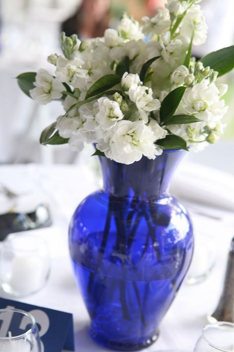 Cobalt blue vase! Cobalt Blue Vase Centerpieces, Blue Glass Vase Decor, Blue Vase Centerpieces, Glass Vases Decor Ideas, Glass Wedding Centerpieces, 65th Wedding Anniversary, Blue Wedding Centerpieces, Blue And White Wedding, Glass Vase Decor