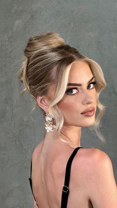 Face Framing Updo Wedding, Elegant Hairstyles For Long Hair Formal Classy, Front Updo Hairstyles, Middle Part Updo, Sophisticated Hair, Modern Updo, Bridesmaid Hair Inspo, Layered Bangs, Textured Updo