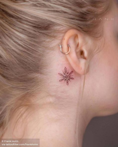 Small Snowflake Tattoo, Tattoo Ear, Fake Ear Piercings, Snowflake Tattoo, Snow Tattoo, Ear Ideas, Behind Ear Tattoos, Snow Flake Tattoo, Tattoo Behind Ear