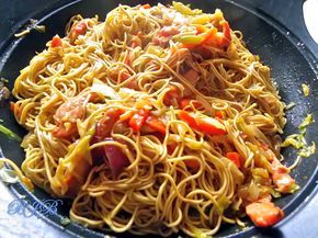 Don't let the chow mein fool you...this page is full of Panamanian recipes Panamanian Recipes, Pork Chow Mein, Panamanian Food, Chow Mein Recipe, Chow Mein Noodles, Pork Steak, Easy Chinese Recipes, Asian Inspired Recipes, Chow Mein